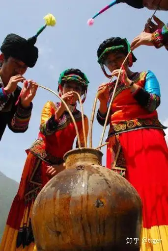 少数民族花样喝酒走起