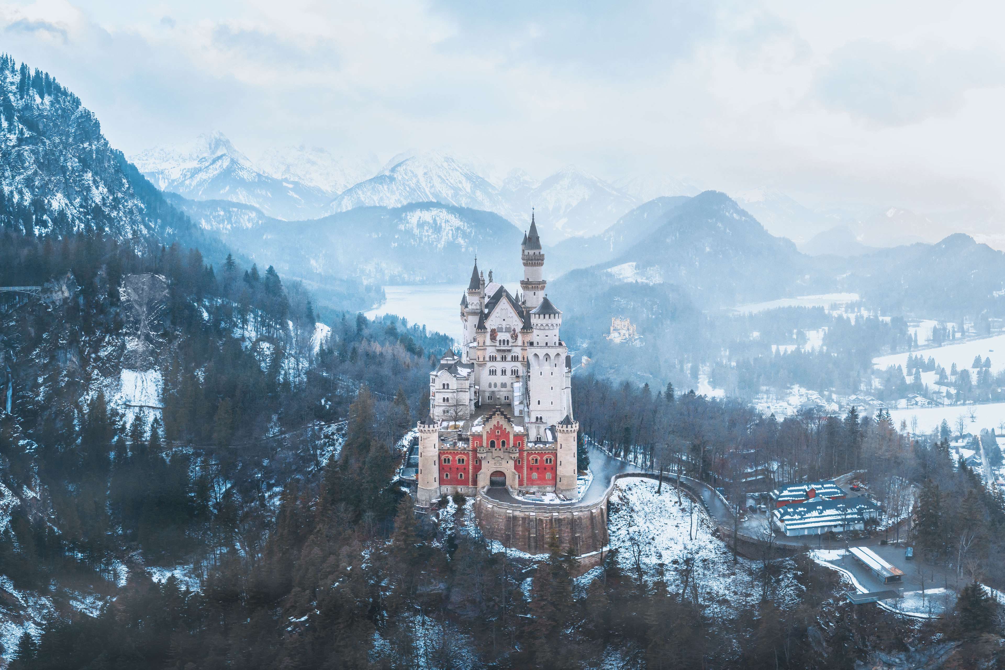 thomas看看世界 的想法: 答应大家的德国新天鹅堡neuschwanstein桌