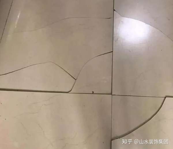 客厅地板砖开裂了怎么搞?