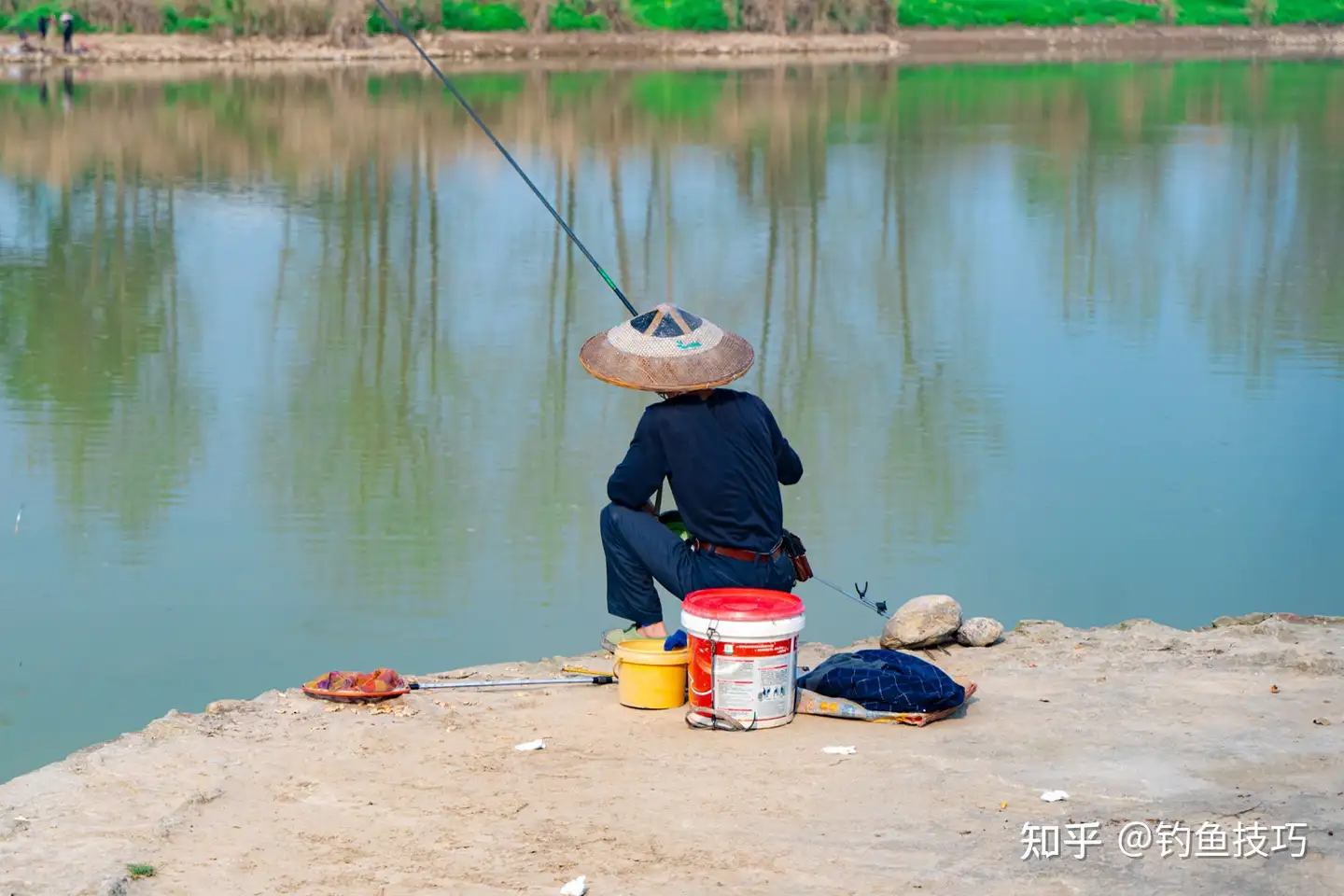 黑坑鲤鱼在深秋的聚集地，钓黑坑鲤鱼技巧- 知乎