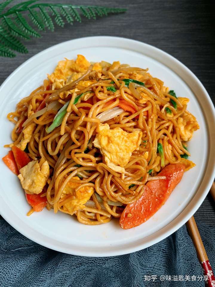 夜市炒面,炒河粉,蛋炒饭的做法,学会你就可以摆摊创业了