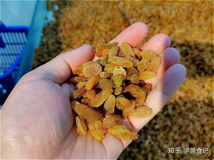 簡食記 簡單美食,從這裡開始 葡萄乾,英文名:raisin,是指在陽光底下