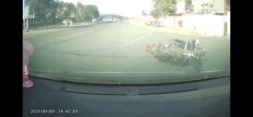 连续变道正常后车追尾 v2-7479e69c6cb0c976451b64ca2c2cebf2_bh.jpg?source=1940ef5c