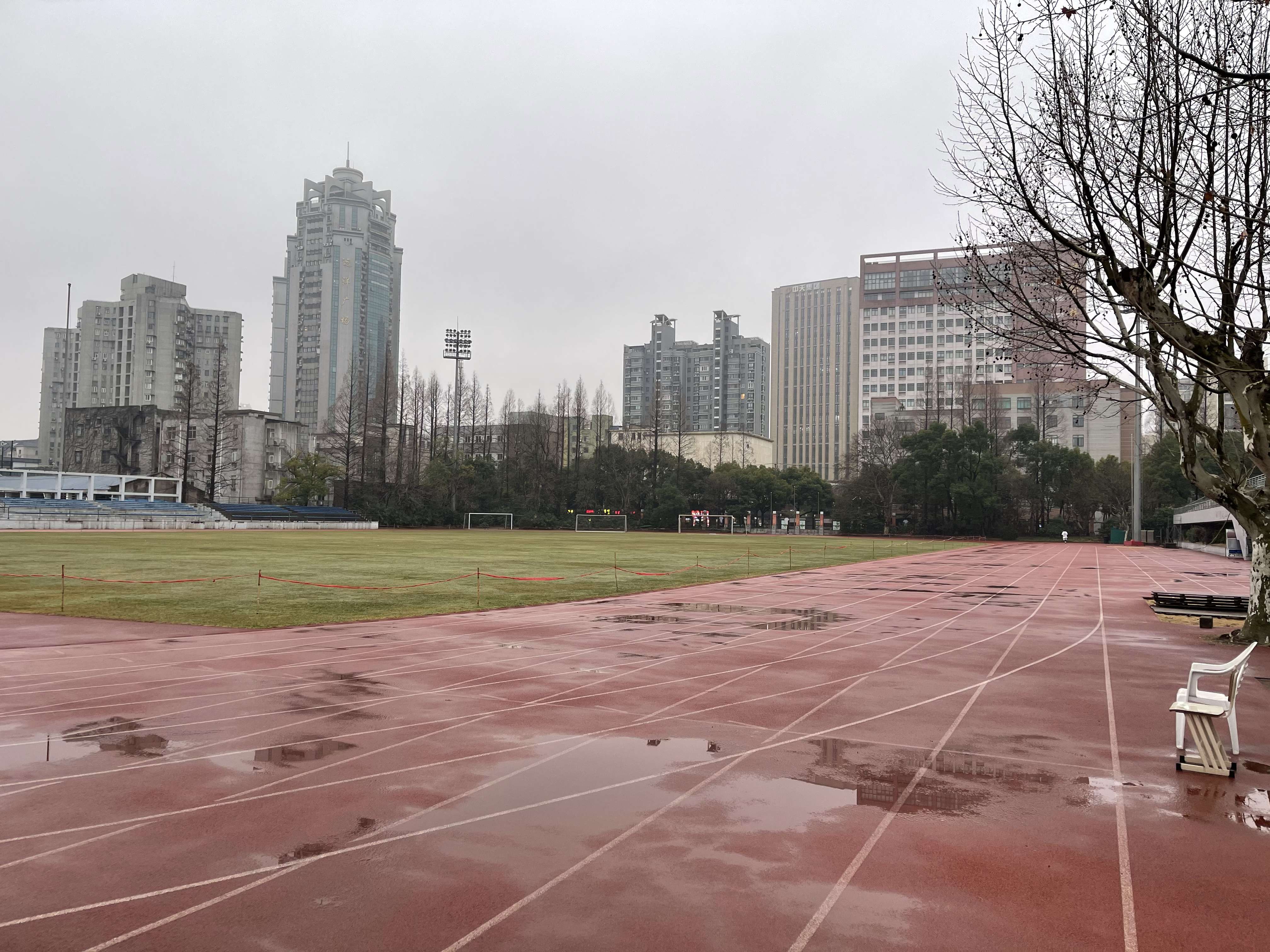 戏戏 的想法: 同济大学四平路校区操场 | #每天都值得记… - 知乎