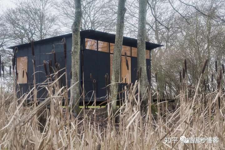 平板房屋可在荒郊野外,根據地形地貌自由搭建