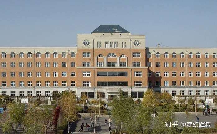 長春工業大學人文信息學院