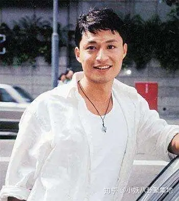 其中前女友田丽说马景涛是控制欲很强的家暴男,还联合经纪人上节目
