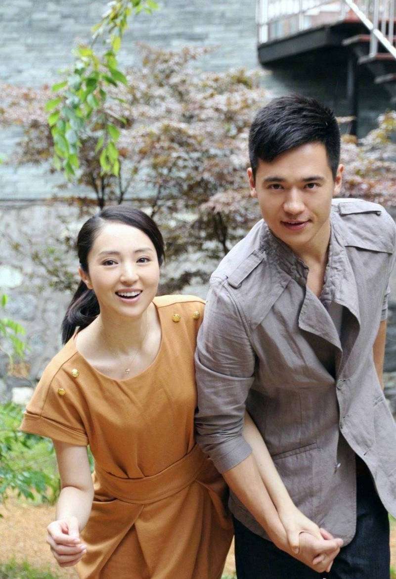 生活百科智多星 的想法: 董璇携女出游 身旁发福光头男疑是高云翔