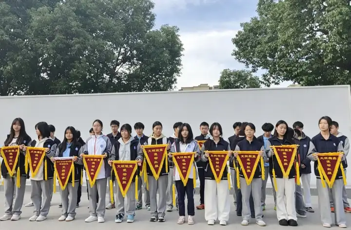 浙江省广播电视中等专业学校电子商务2504班风采展！(图3)