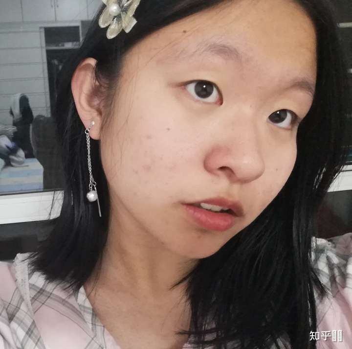 塌鼻子 单眼皮 并且微胖的女生会好看吗?