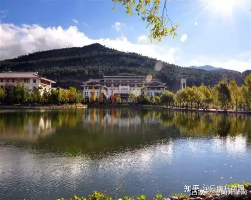 云南省高校中唯一有占地2万平方米高尔夫球练习场的大学 你知道吗