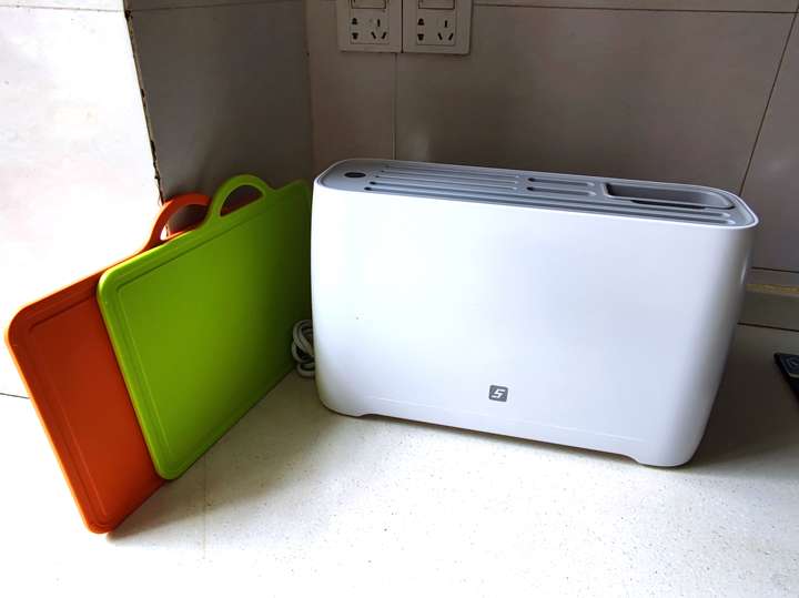 雷军推荐的厨房好物:FIVE智能刀筷砧板杀菌架,你会不会喜欢?