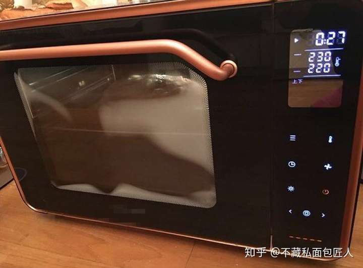 当下火爆的软欧包,跟甜面包有什么区别?