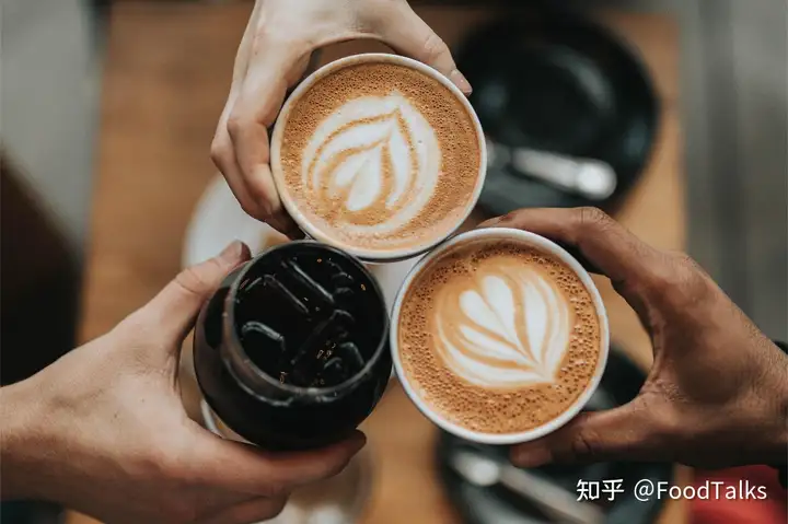 奔走相告（2022中国连锁咖啡品牌百强榜发布！瑞幸强