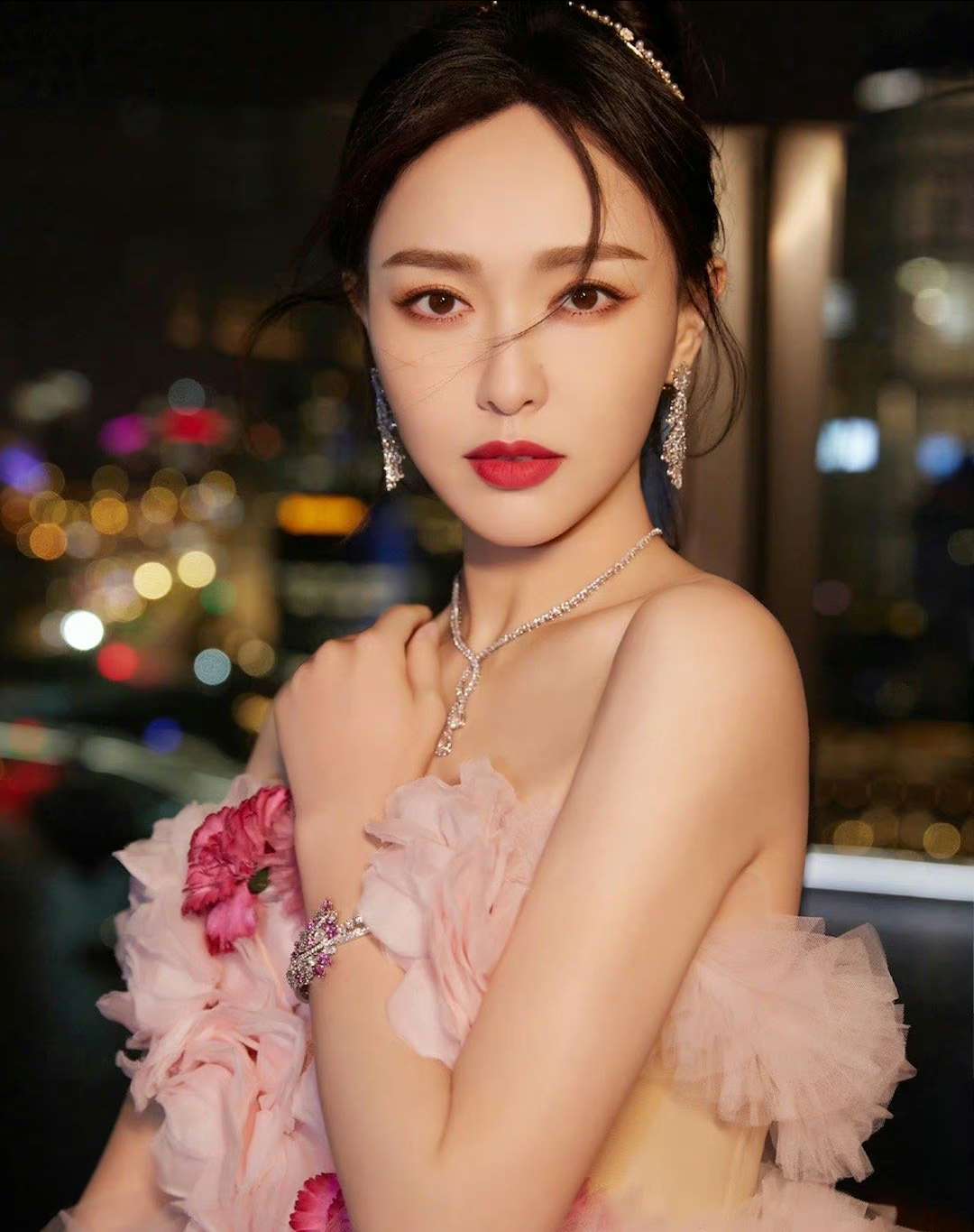 小芳盘点 的想法: 唐嫣说今年一定要学会化妆 | 今日唐嫣在… - 知乎