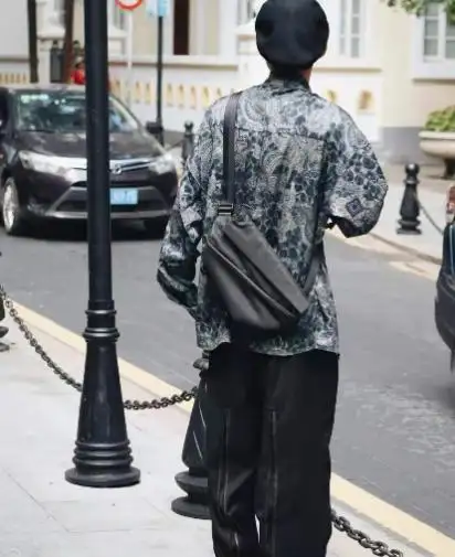 男士背什么包比较潮流哪些品牌值得关注