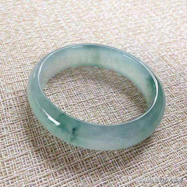 翡翠飘花是由什么物质形成的 知乎