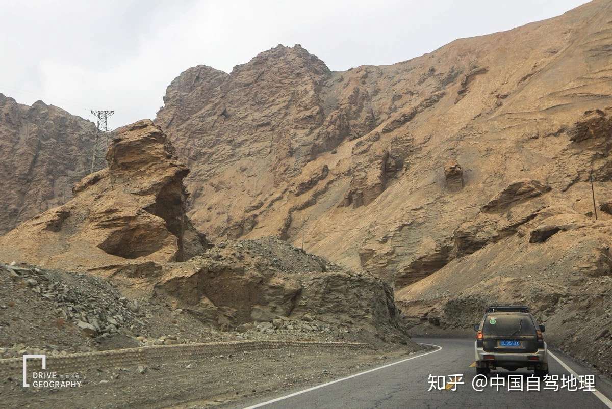 昆仑天路 寻访阿萨古城与断崖 遭遇速降1000多米的下山土路丨进藏第九线勘路 5 知乎