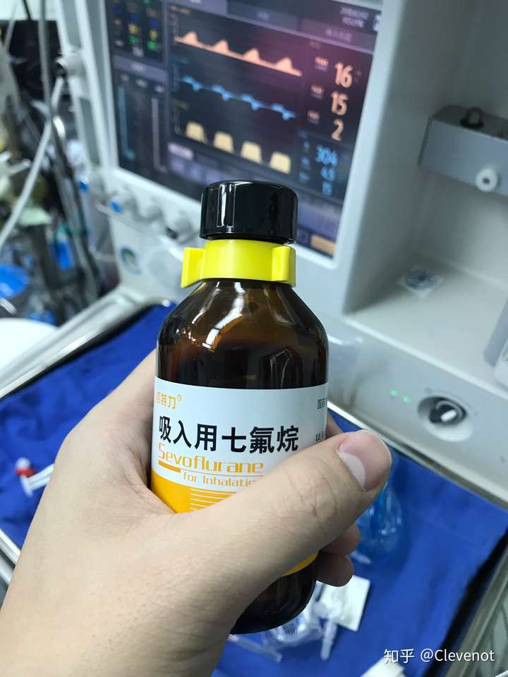 四川某医学院一男生在医院实习期间偷麻药给女友吸食致其死亡医用麻醉