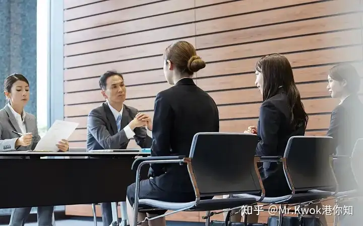 QS100就业竞争优势明显！一文解析2022留学生就业竞争力报告！
