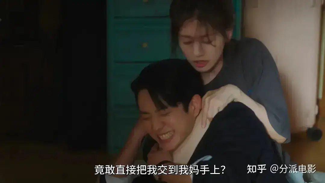 《妈妈朋友的儿子》口碑暴跌,剧情又尬又烂,怪不得那么多人弃剧!