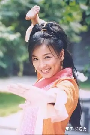 一年纳税超20亿张庭的微商帝国大而不能倒