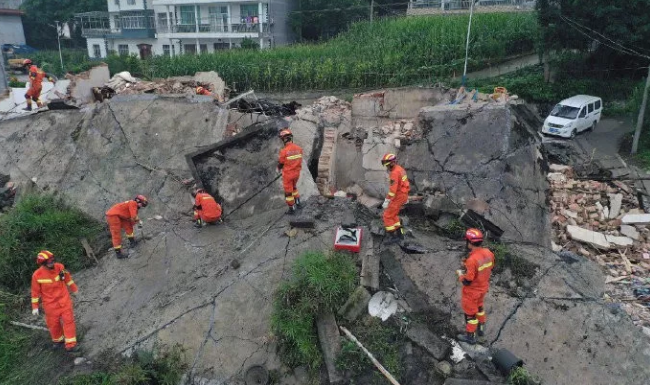 6月 17 日四川宜宾长宁县 60 级地震已致 13 人死亡,现场状况如何?