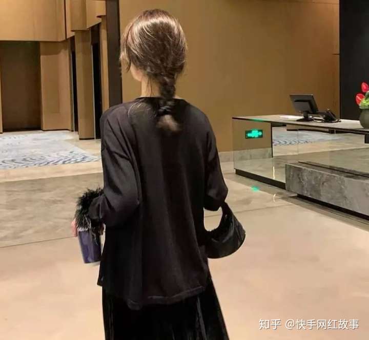 亿人健哥新女友现身.