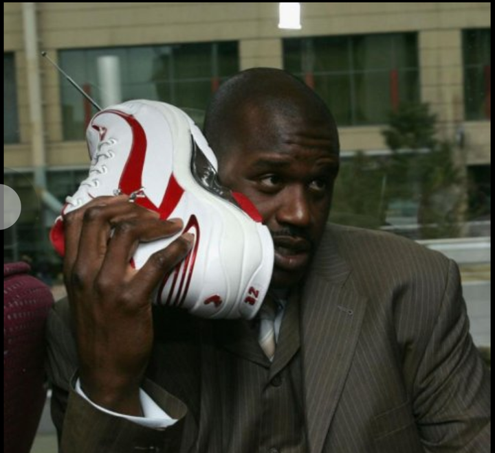 你说的是奥尼尔这个电话篮球鞋嘛(手动滑稽)