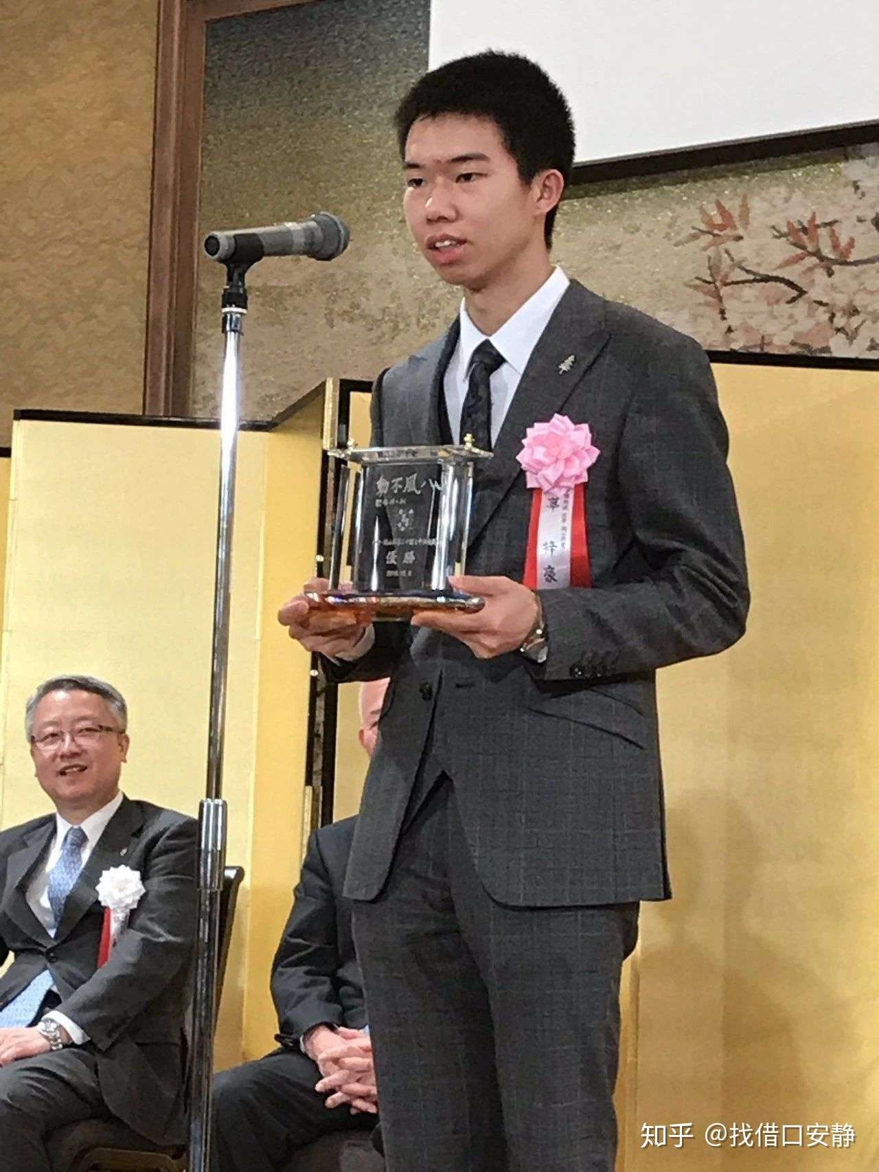 辜梓豪乱中制胜 最近16届中国收获15胜 知乎