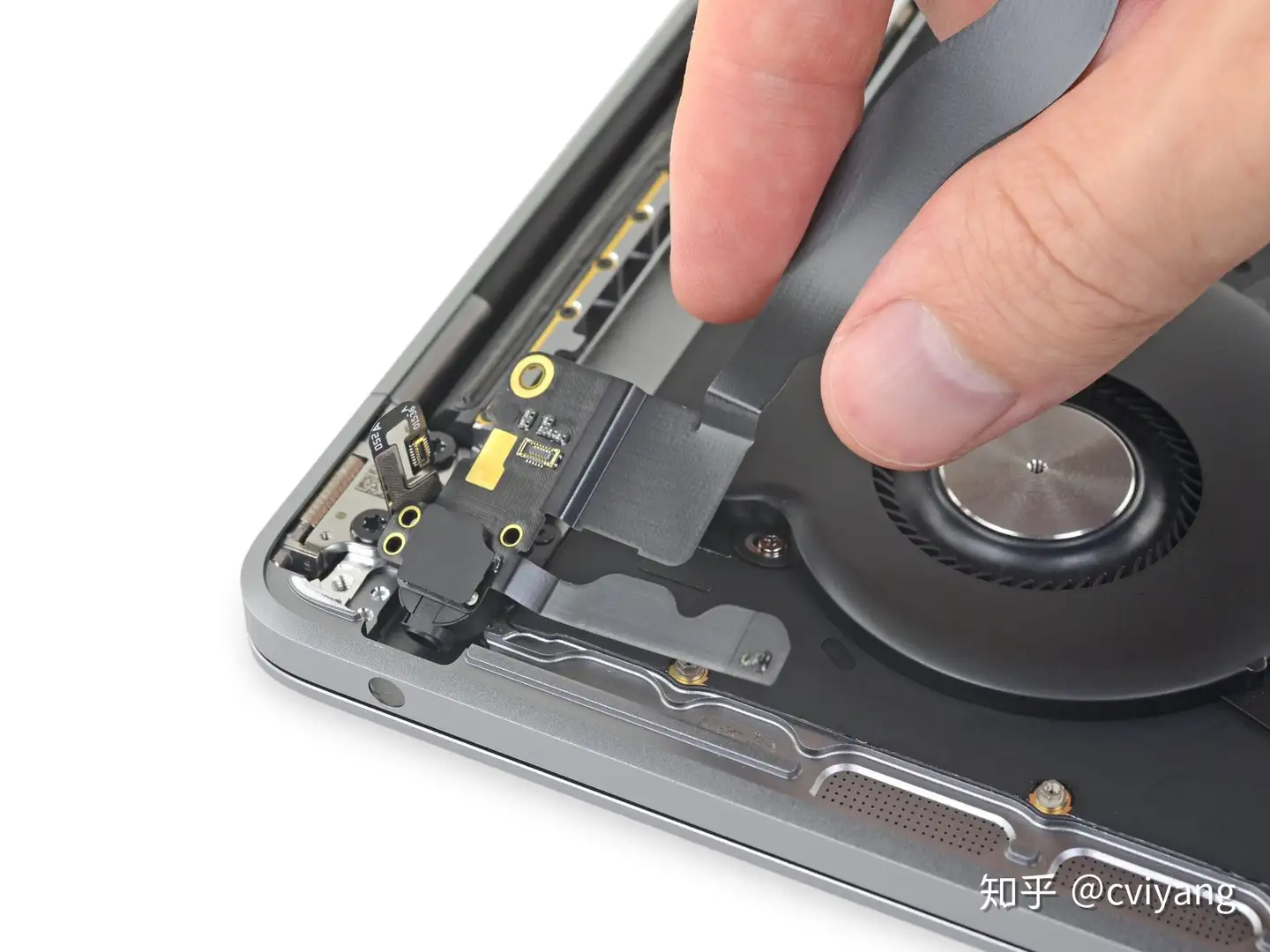 苹果2019 年新款MacBook Pro 13 (两个USB-C端口) 购买攻略】划重点