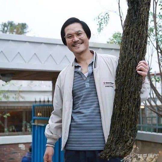 其实也算不上正儿八经的情侣头像, 哈哈哈 憨憨的正峰 憨憨的金社长