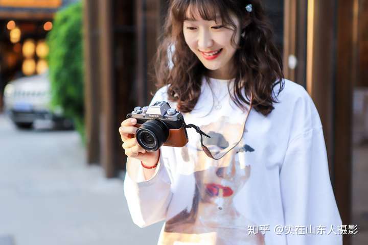 本人学生党,平时喜欢拍照,想买一个照相机,600块以内,小白求推荐性价