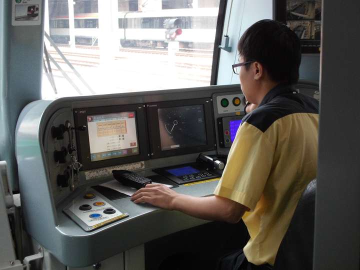 上海地铁10号线驾驶室图片
