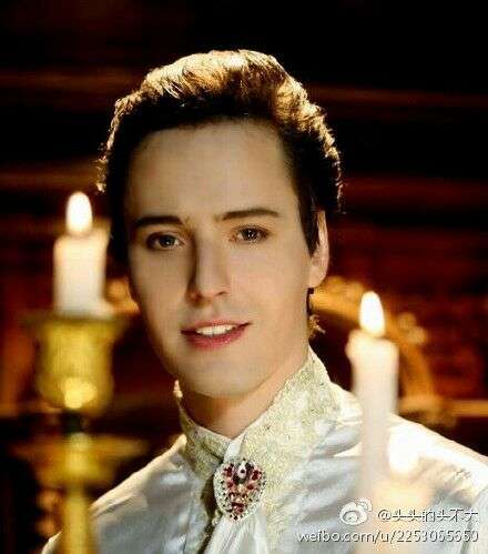 如何看待迪玛希翻唱vitas原创歌曲《歌剧二(opera2)》?