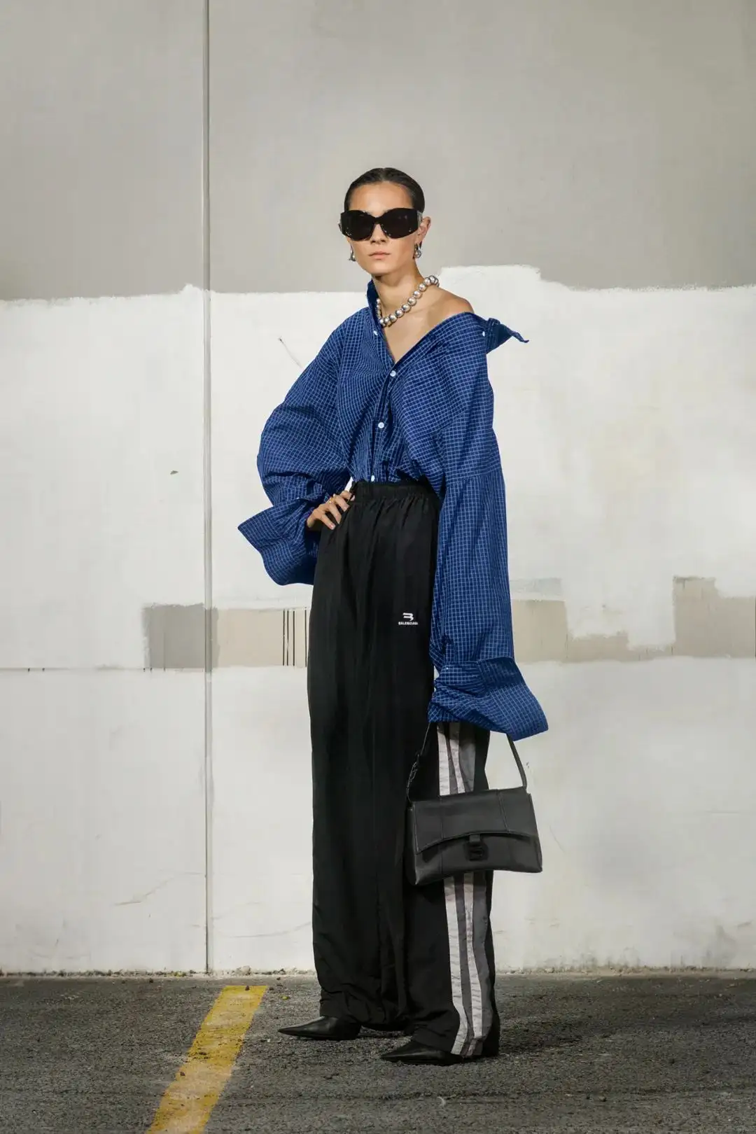 Balenciaga 2022秋季系列，遗失的90年代- 知乎