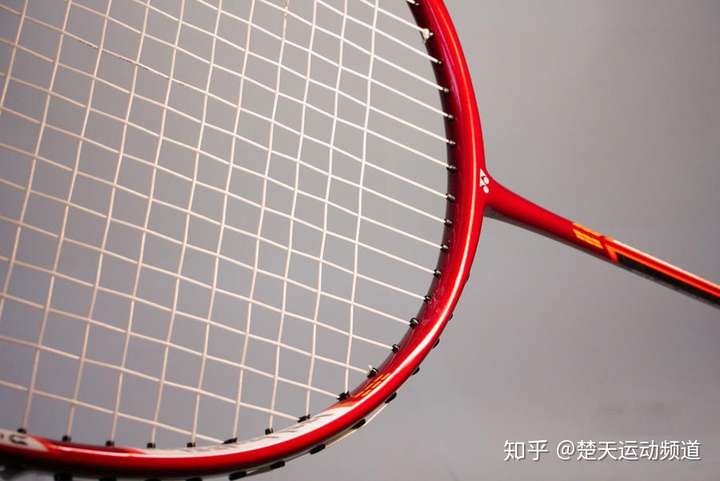 尤尼克斯双刃7评测速弹与操控的取舍