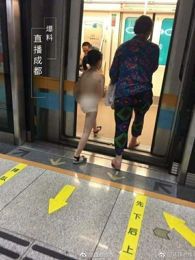 如何看待部分母亲带小男孩进女更衣室换衣服的行为