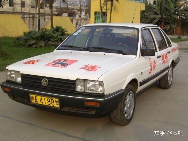 驾校里的桑塔纳,因为我发现除了它,我其它的都不会开