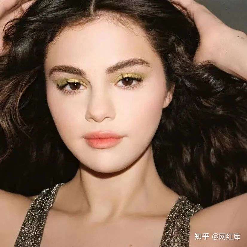 北美甜心 全球INS粉丝最多女明星-傻脸Selena赛琳娜 Facebook-第4张