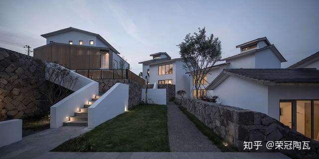 当坡屋顶遇上现代民宿古与今的交织