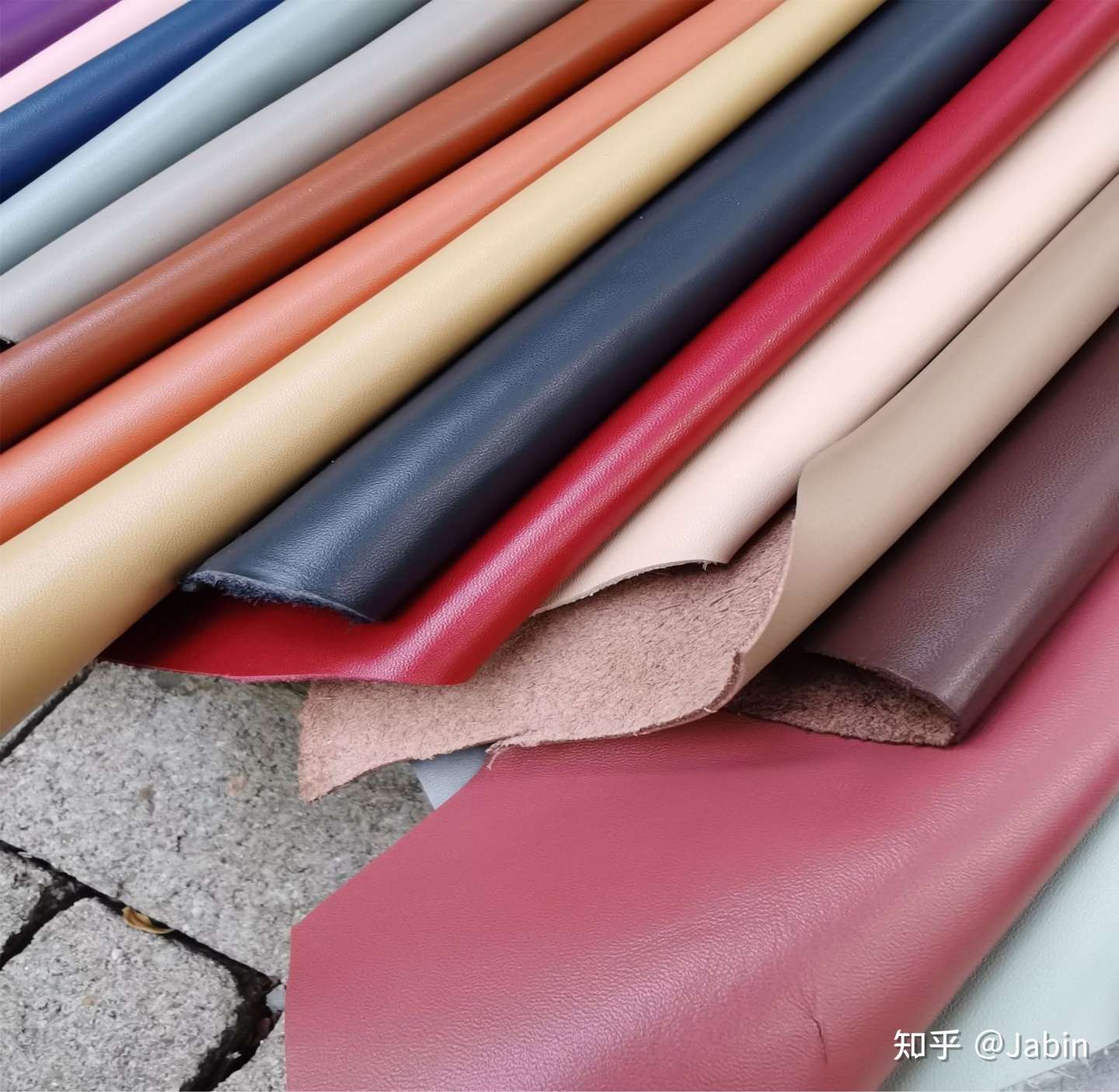 到底怎么区分真皮沙发的皮质 买的值不值 知乎