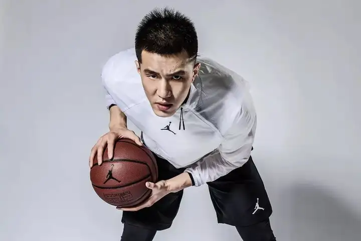 “我是篮球圈里面最可爱的” | 专访郭艾伦-郭艾伦篮球比赛视频