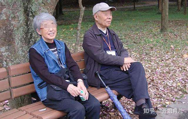 空巢老人什么意思,空巢老人,农村空巢老人_大山谷图库