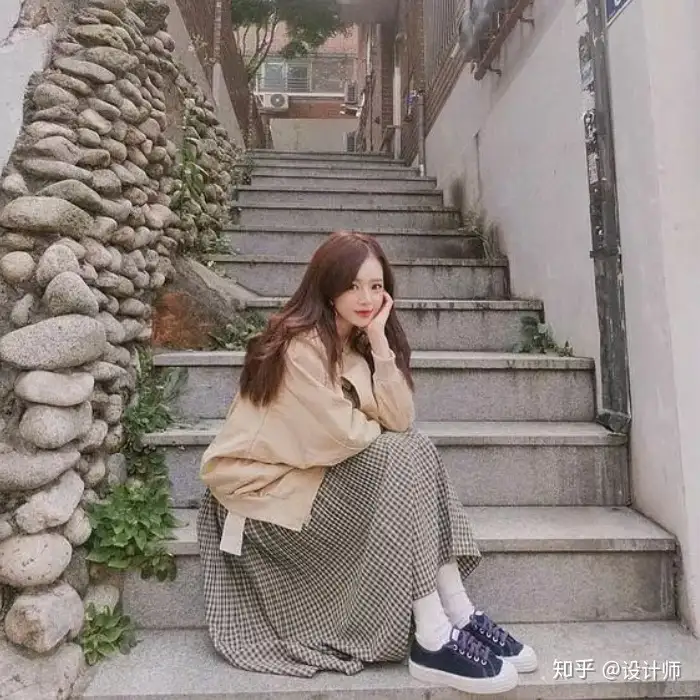 女生通用的8个拍照姿势，教你摆拍出最美的pose - 墨华网 (图9)
