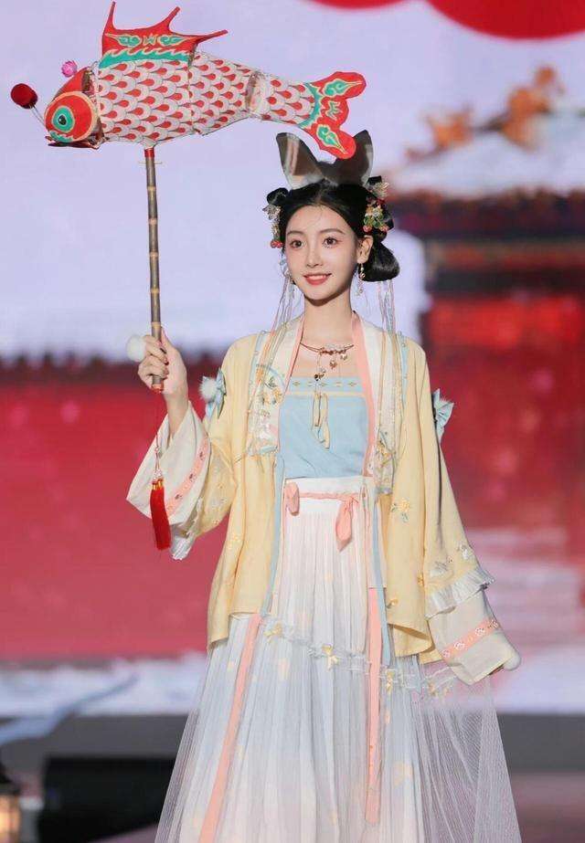 保姆级夏日汉服穿搭秘籍,轻松美出圈 保姆级夏日汉服穿搭秘籍,轻松美出圈