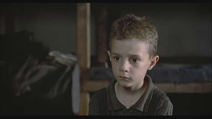 那肯定要数上  乔治·坎塔里尼 《美丽人生》中饰演的约叔华的小男 