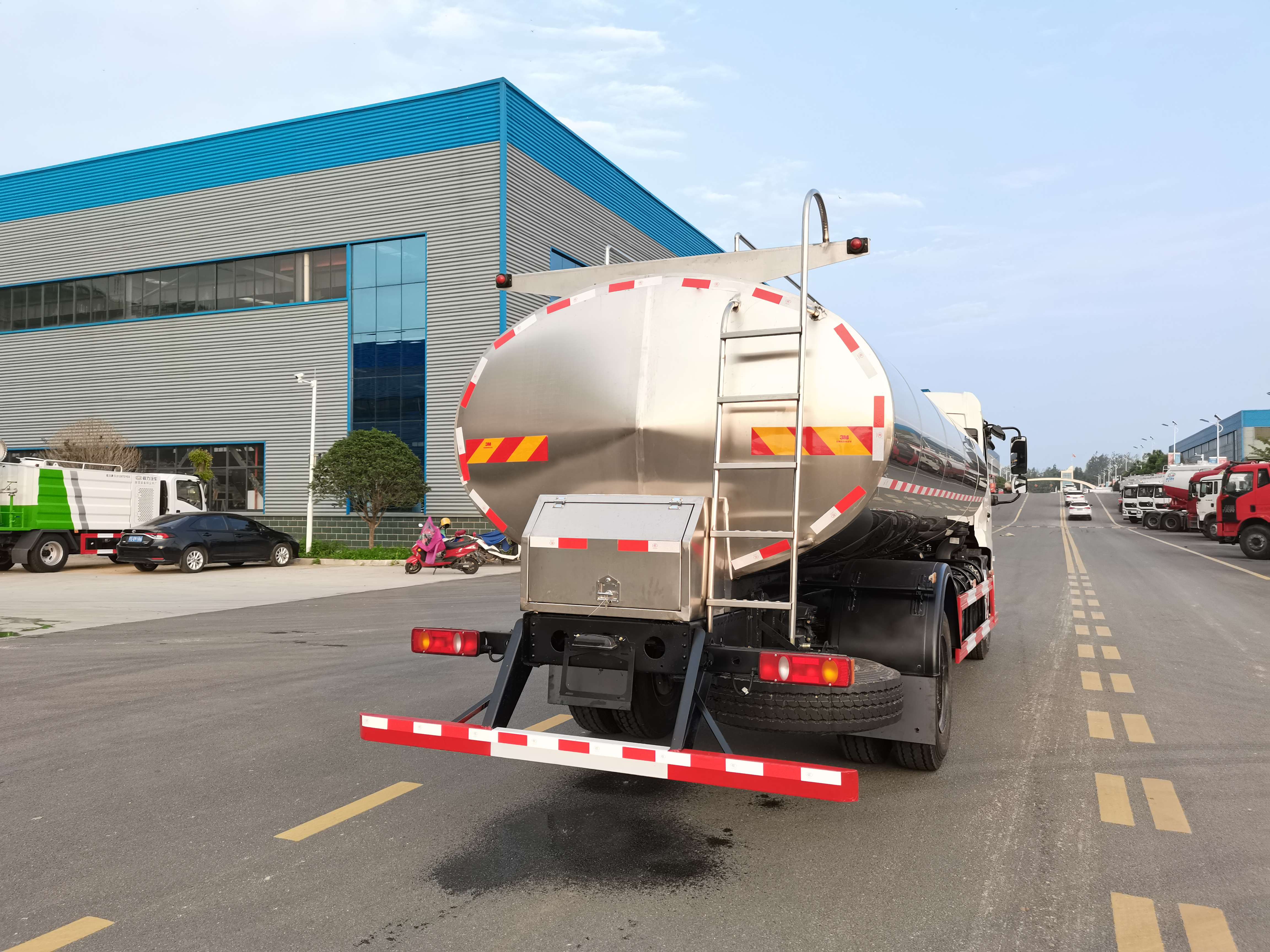 小海豚 的想法: 东风天锦10000-13000l鲜奶运输车,东风天… - 知乎