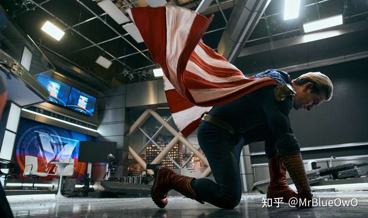 《黑袍纠察队》中士兵男孩和祖国人谁更强？