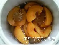 奶奶教我制作枇杷膏，原来步骤如此精细复杂，才能止咳清肺润喉!(怎么样制作枇杷膏)
